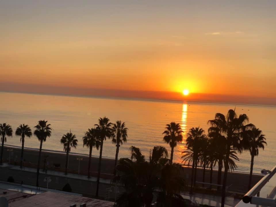 Luxury Beachfront Apartment In Benalmadena Costa Εξωτερικό φωτογραφία