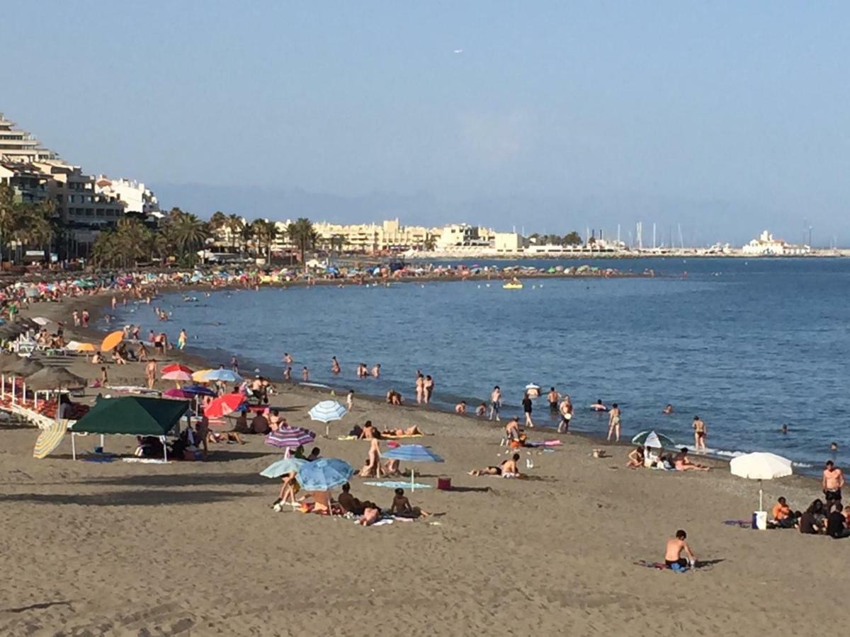 Luxury Beachfront Apartment In Benalmadena Costa Εξωτερικό φωτογραφία